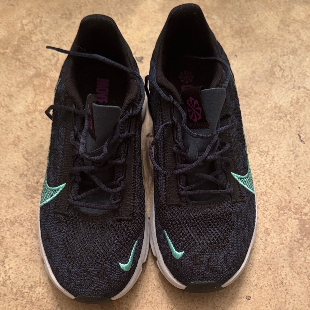 Nike Women's Black and Teal Sneakers